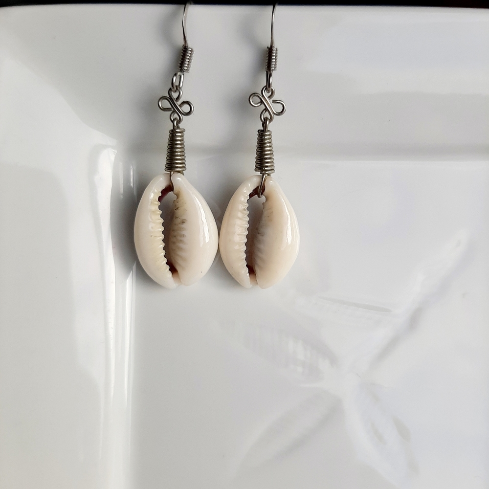 ⭐️5/$20 (2) Beach Boho Earrings Bundle - Picture 3 of 7